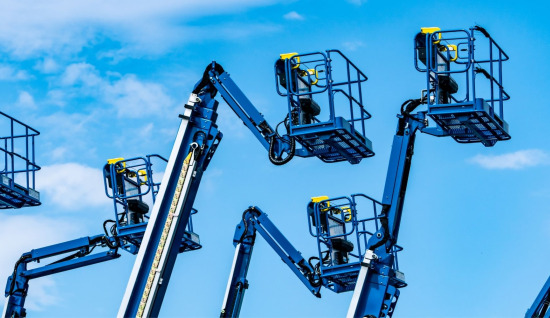 Yüksek Riskli İşlerde Sepetli Vinç Kullanımının Önemi